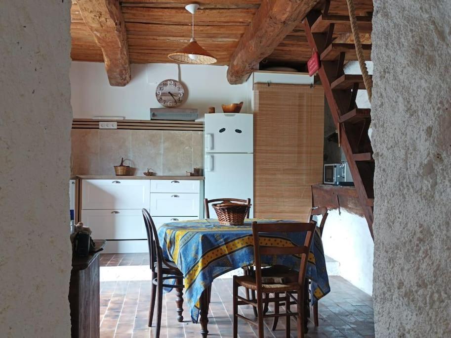 Maison De Caractere En Pierre Триганс Екстер'єр фото